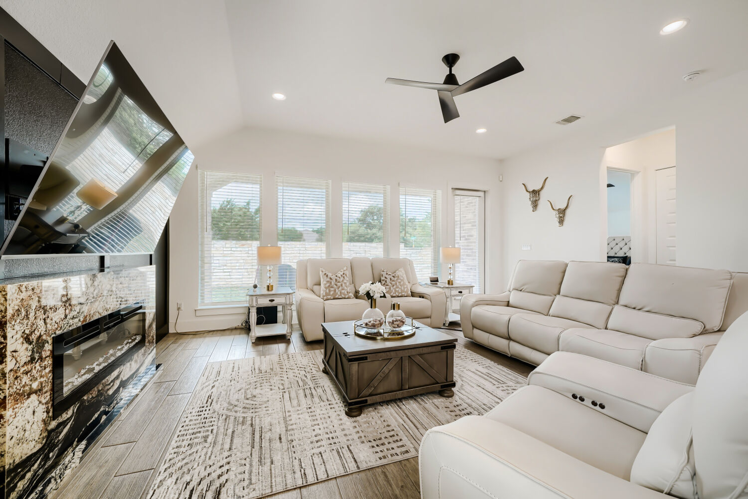 127 Old Glory Loop Kyle, TX 78640 - Photo 10 of 27