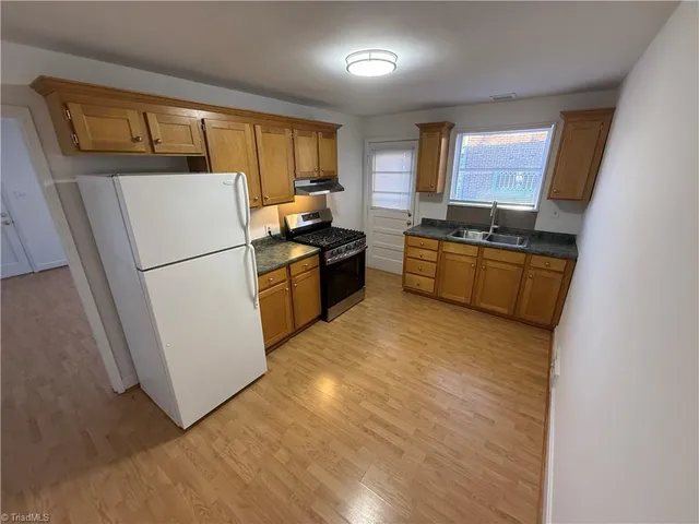 $1,045 | 514 West End Boulevard, Winston-Salem, NC 27101