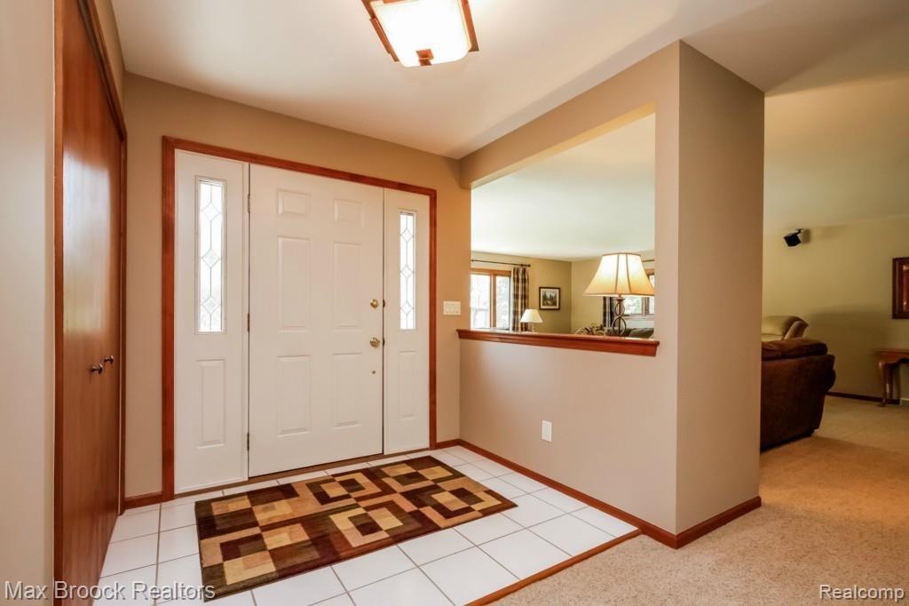 9701 Davisburg Road Clarkston, MI 48348 - Photo 2 of 42