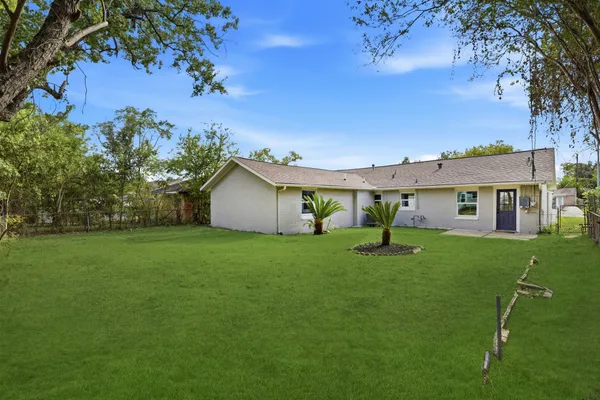 $2,700 | 3411 Wentworth Street, Houston, TX 77004