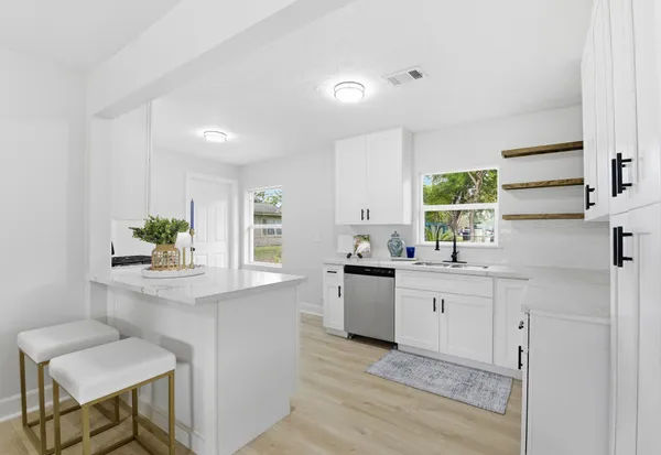 $2,700 | 3411 Wentworth Street, Houston, TX 77004