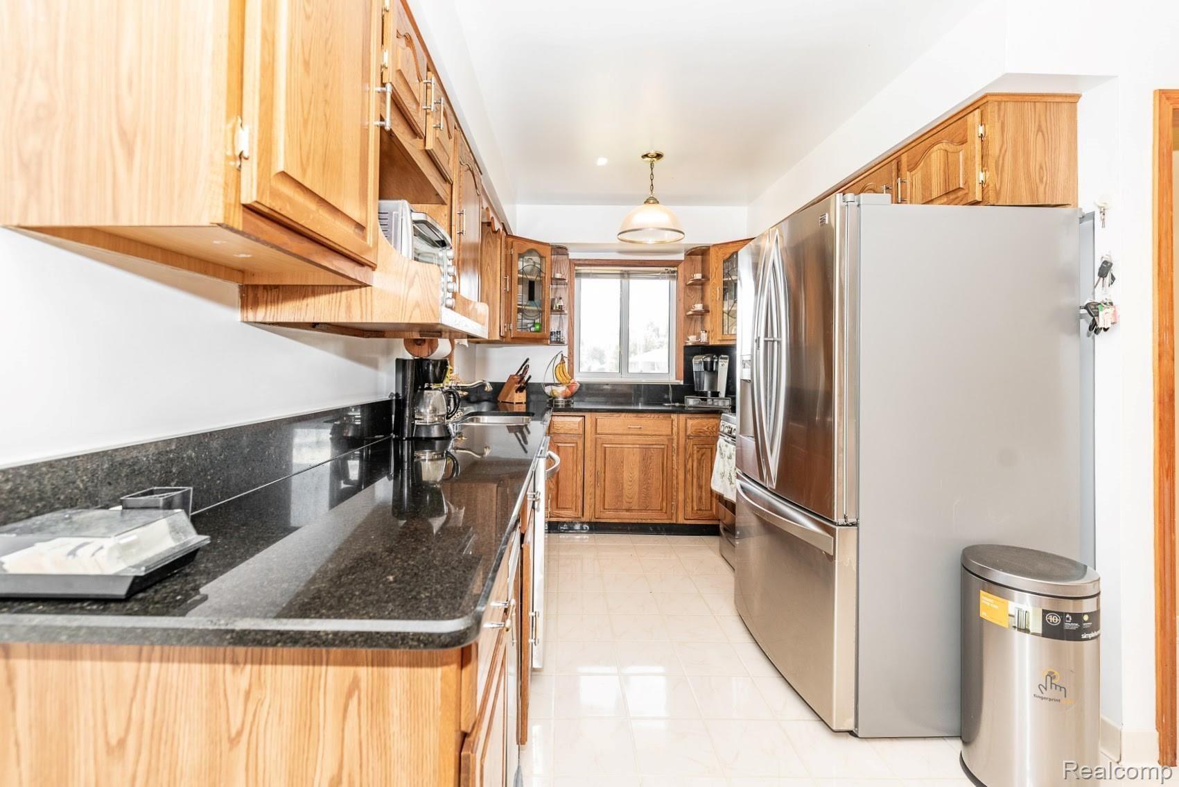 27130 Ford Road Dearborn Heights, MI 48127 - Photo 13 of 31 DSC_6749.jpg