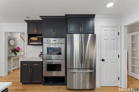 $989,900 | 9 Fox Hollow Lane, Newtown, CT 06482