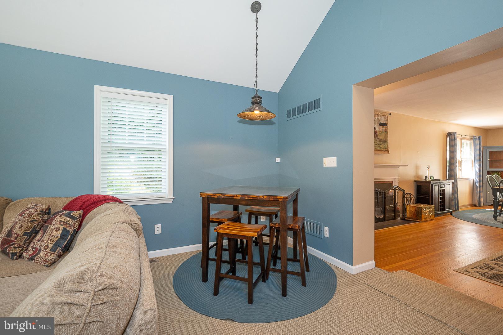 751 Red Oak Terrace Wayne, PA 19087 - Photo 18 of 41 Family room