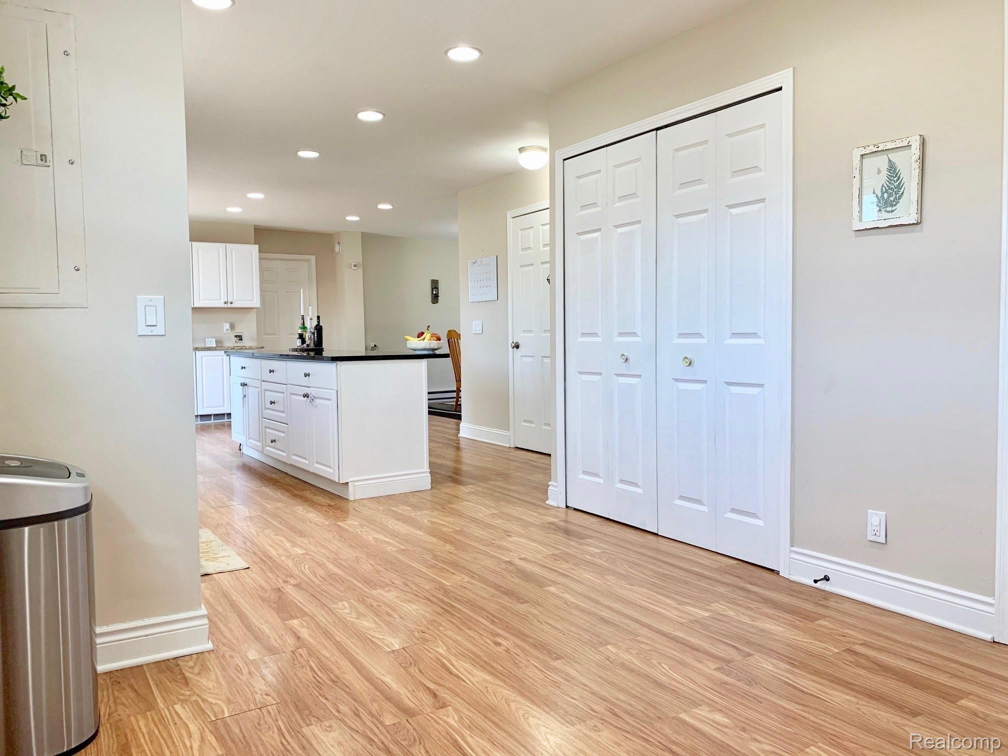 14114 Torrey Road Fenton, MI 48430 - Photo 7 of 82 kitchen.jpeg