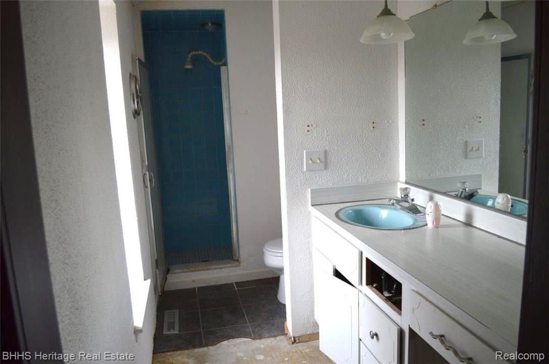 9209 Maltby Road Brighton, MI 48116 - Photo 22 of 35 Master Bath.jpg