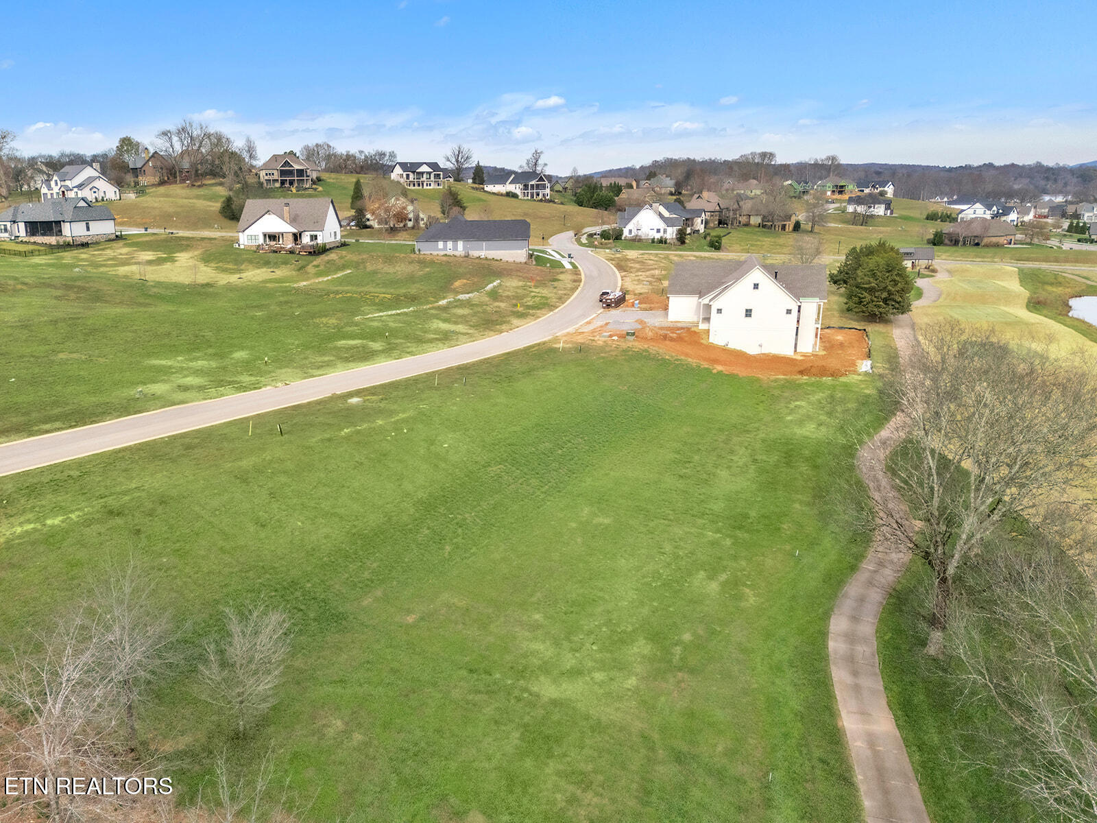 511 Mockingbird Lane Loudon, TN 37774 - Photo 7 of 34 DJI_20251202033810_0290_D