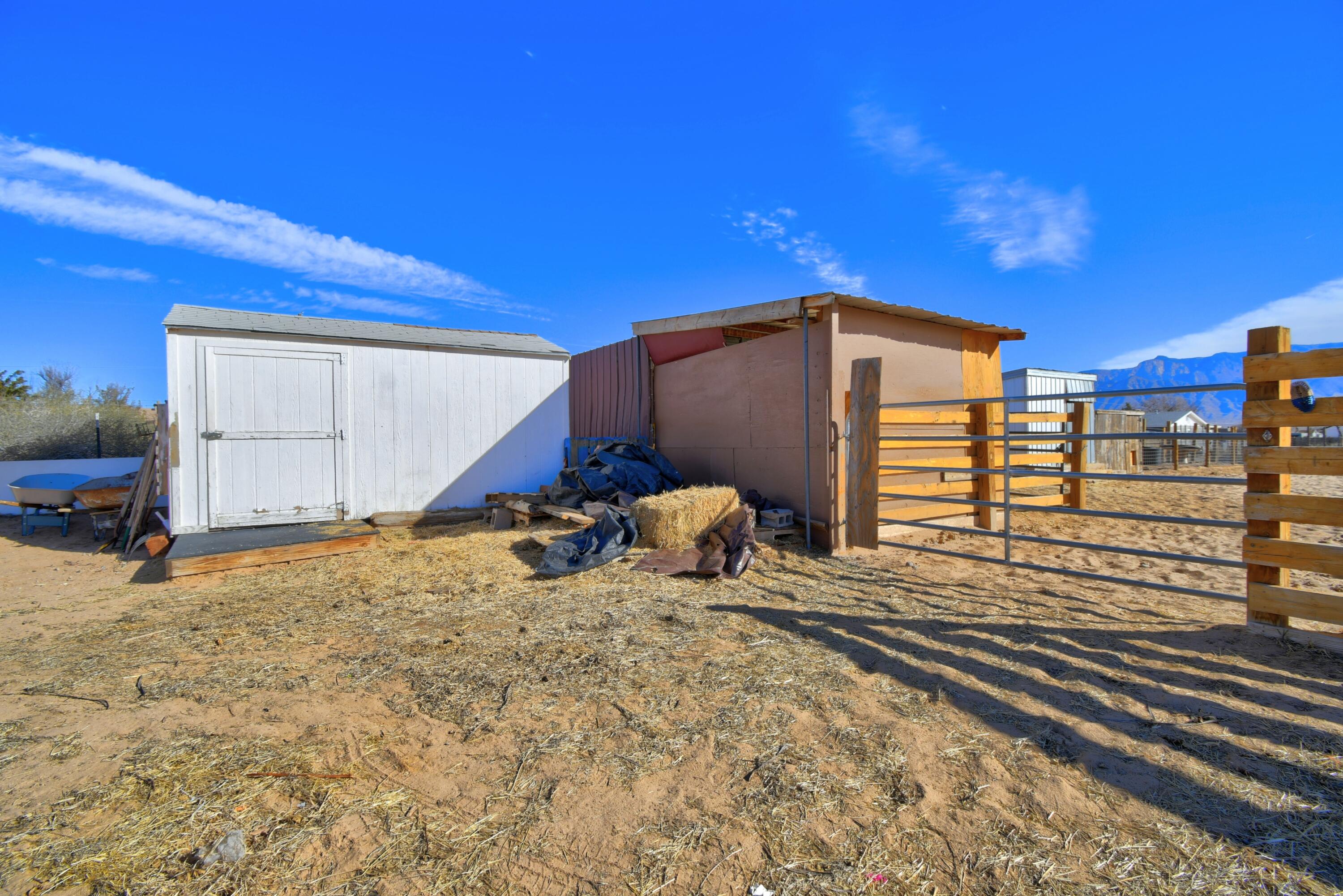 173 Barnard Road Corrales, NM 87048 - Photo 19 of 30 Gallery Image 19