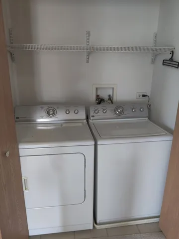 $1,775 | 1131 Silverstone Drive, Unit 1131, Carpentersville, IL 60110