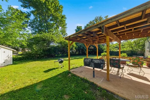 $195,000 | 3 Mullanphy Court, Florissant, MO 63031