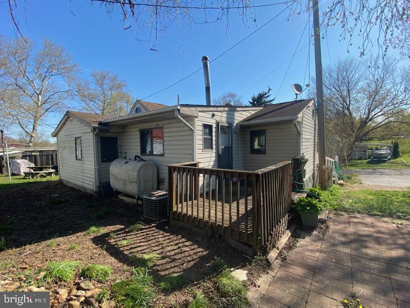 13 Valley Road Earleville, MD 21919 - Photo 12 of 20 back deck
