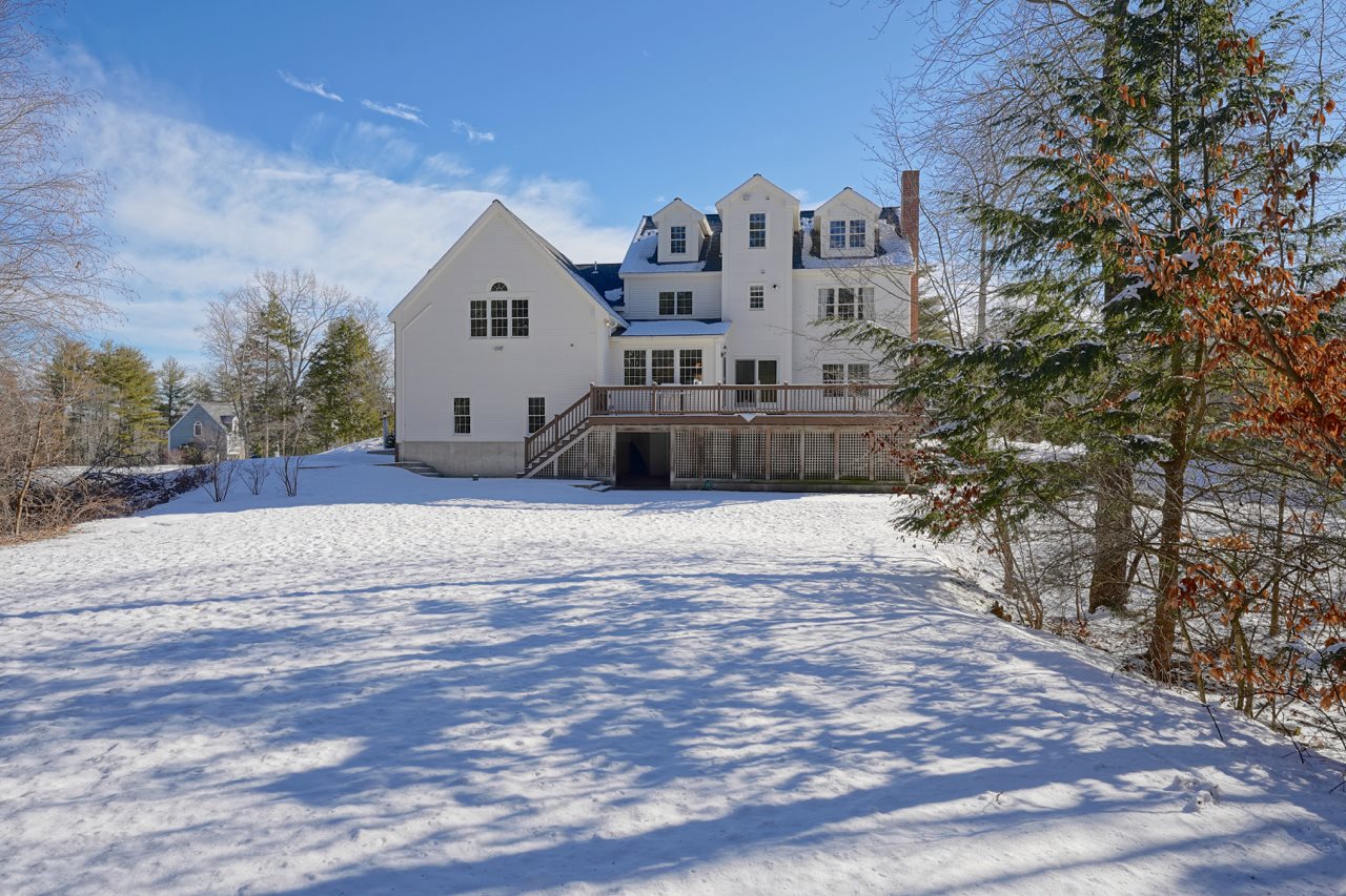 15 Finn Avenue Newfields, NH 03856 - Photo 2 of 38
