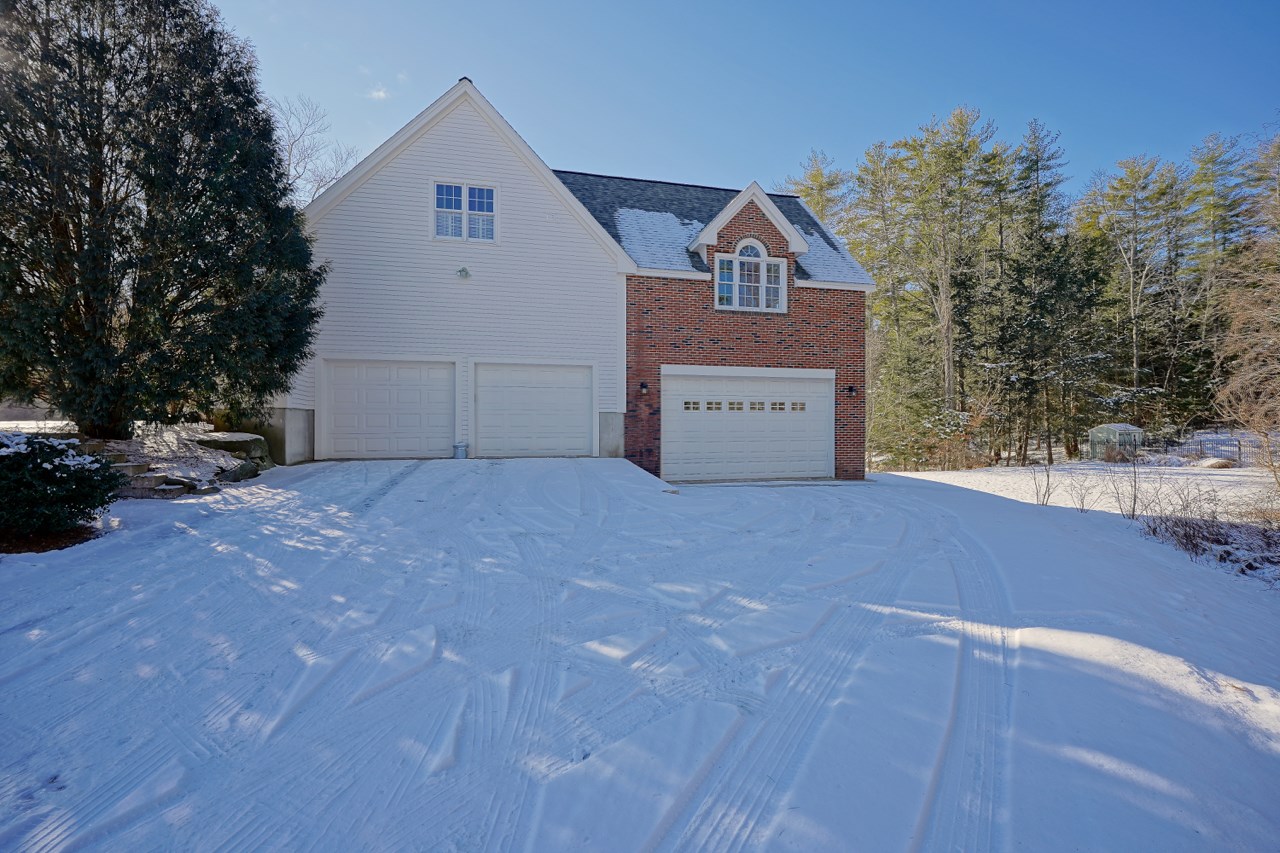 15 Finn Avenue Newfields, NH 03856 - Photo 3 of 38