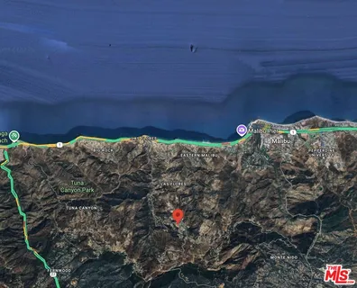 a view of outside area