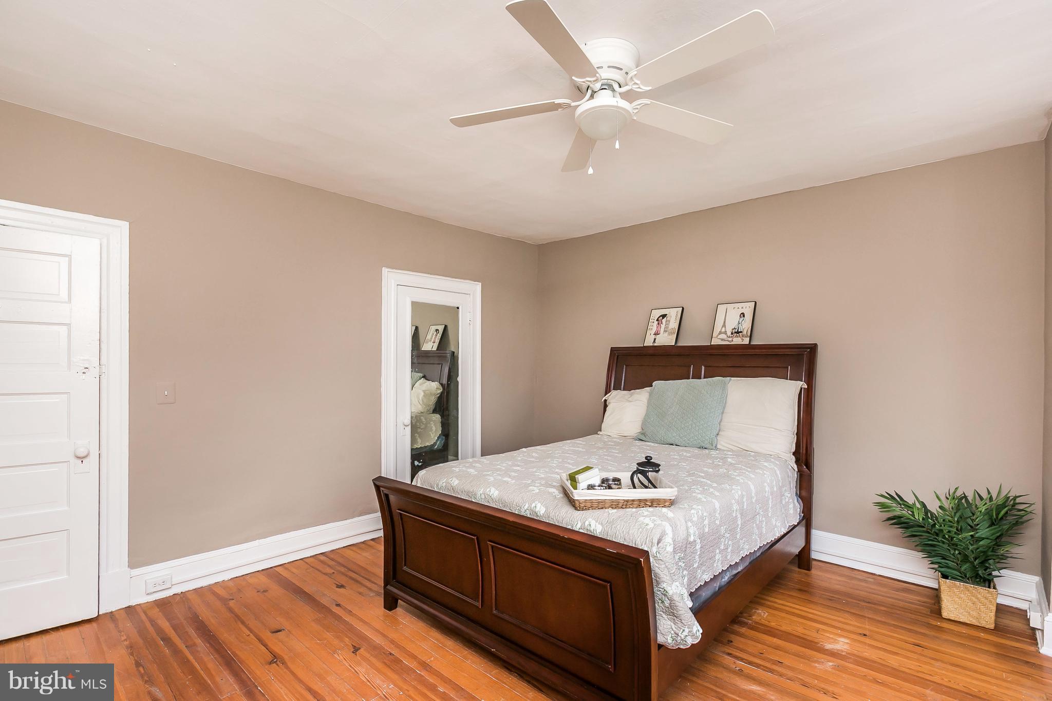 4024 Roland Avenue Baltimore, MD 21211 - Photo 15 of 28 2nd Floor Front Master Bedroom