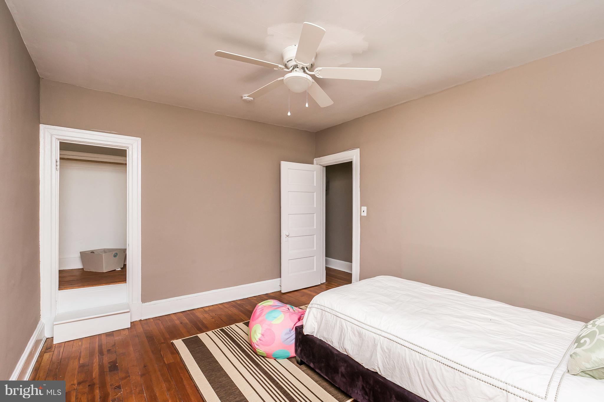 4024 Roland Avenue Baltimore, MD 21211 - Photo 18 of 28 Middle Bedroom