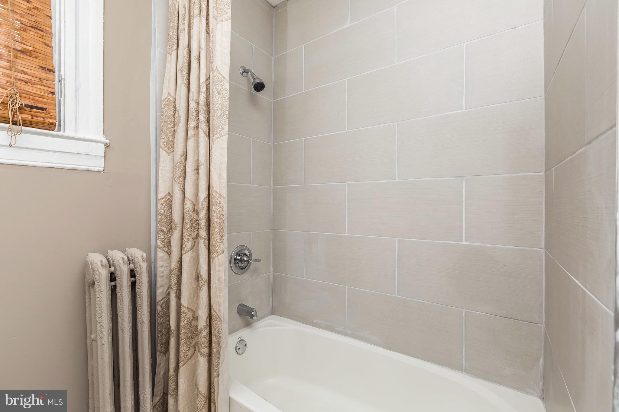 4024 Roland Avenue Baltimore, MD 21211 - Photo 20 of 28 Renovated Bath