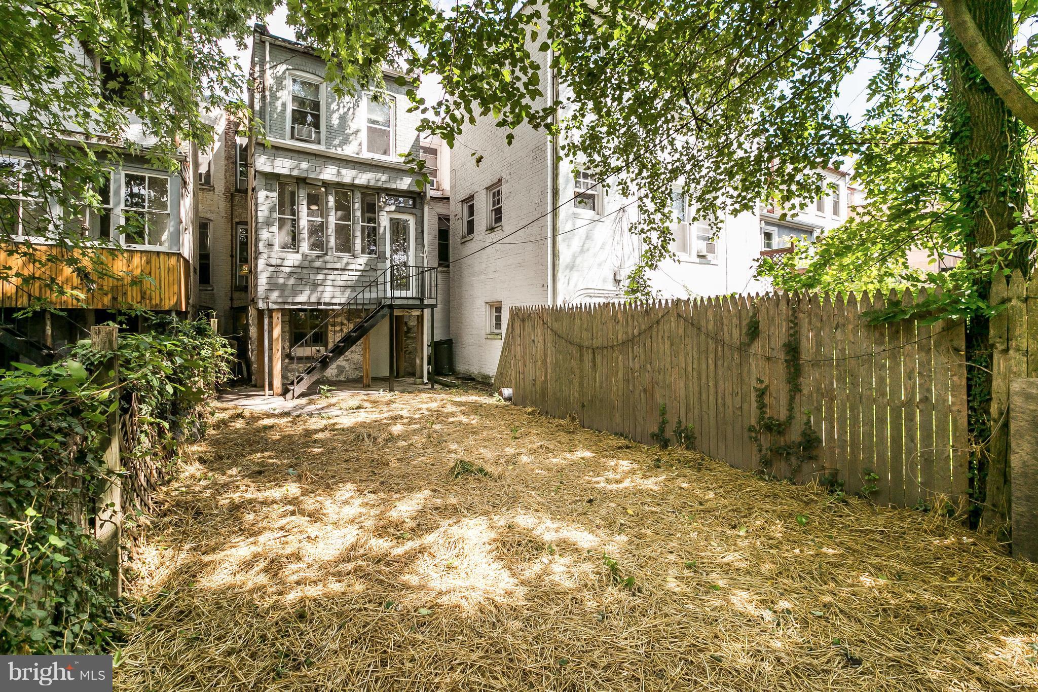 4024 Roland Avenue Baltimore, MD 21211 - Photo 24 of 28 Large Yard with Unlimited Potential