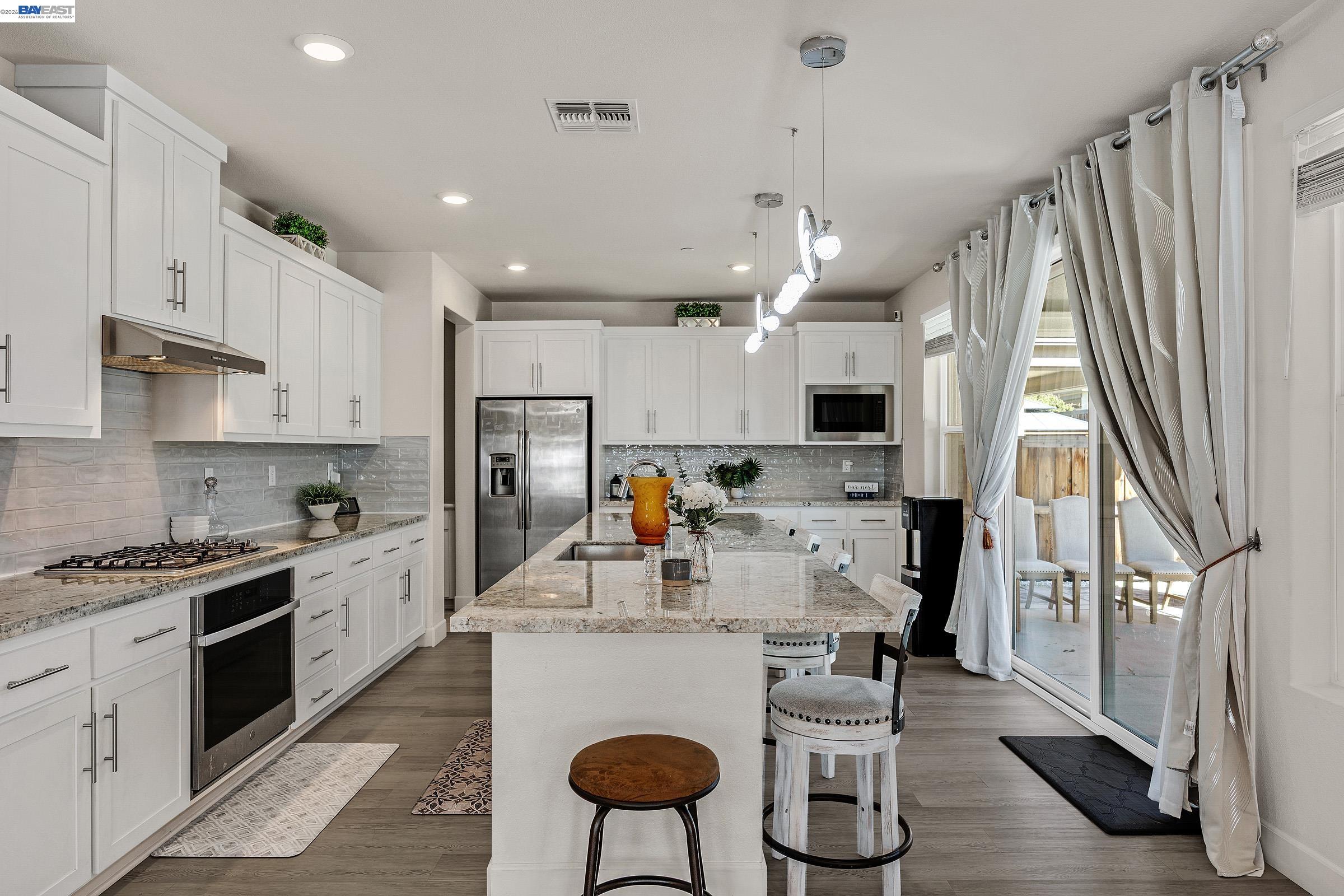 1710 Flora Way Tracy, CA 95376 - Photo 13 of 33