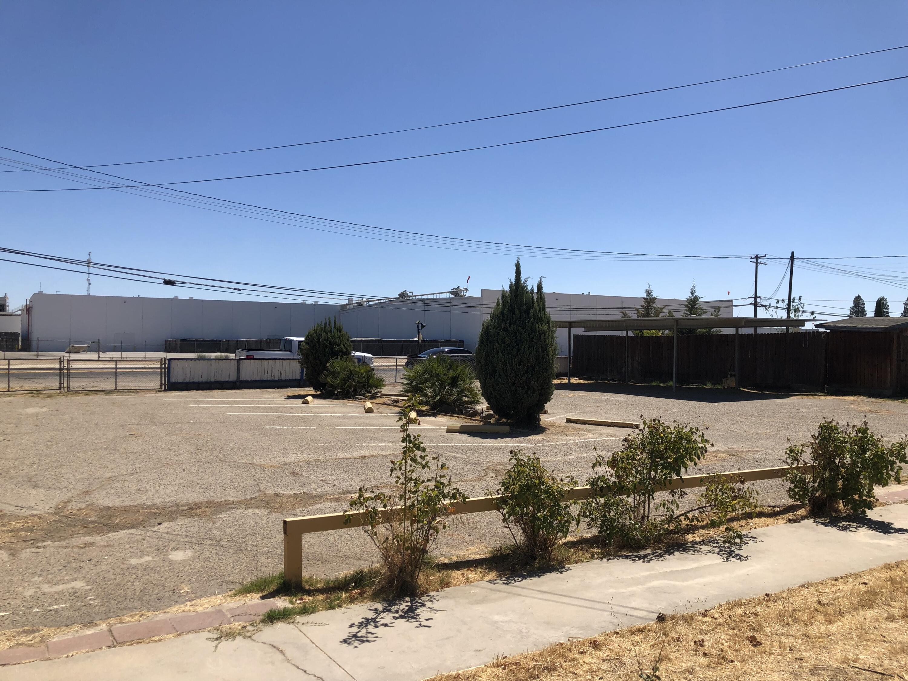 1590 East Dinuba Avenue Reedley, CA 93654 - Photo 6 of 26 IMG_0730