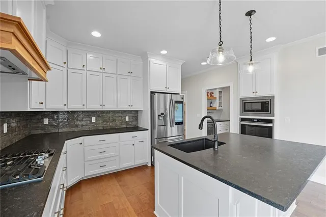 $625,000 | 13785 Northwest 71 Street, Parkville, MO 64152