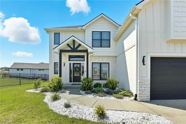 $625,000 | 13785 Northwest 71 Street, Parkville, MO 64152