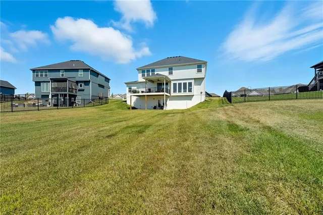 $625,000 | 13785 Northwest 71 Street, Parkville, MO 64152