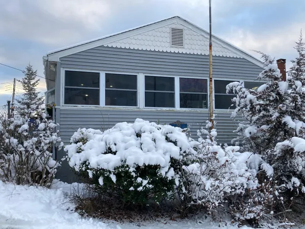 $800,000 | 20 Campton Street, Hampton, NH 03874