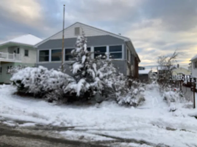 $849,000 | 20 Campton Street, Hampton, NH 03874