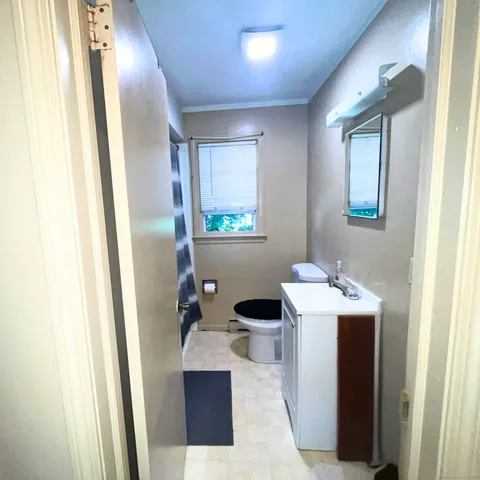 $1,575 | 537 Boswell Avenue, Norwich, CT 06360