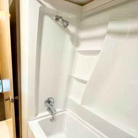 $1,575 | 537 Boswell Avenue, Norwich, CT 06360