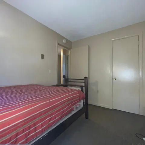 $1,575 | 537 Boswell Avenue, Norwich, CT 06360