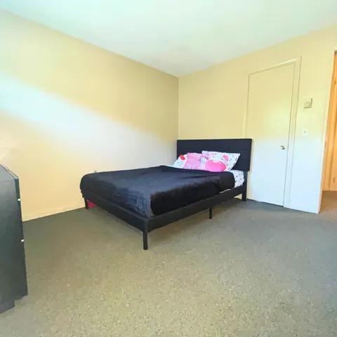 $1,575 | 537 Boswell Avenue, Norwich, CT 06360