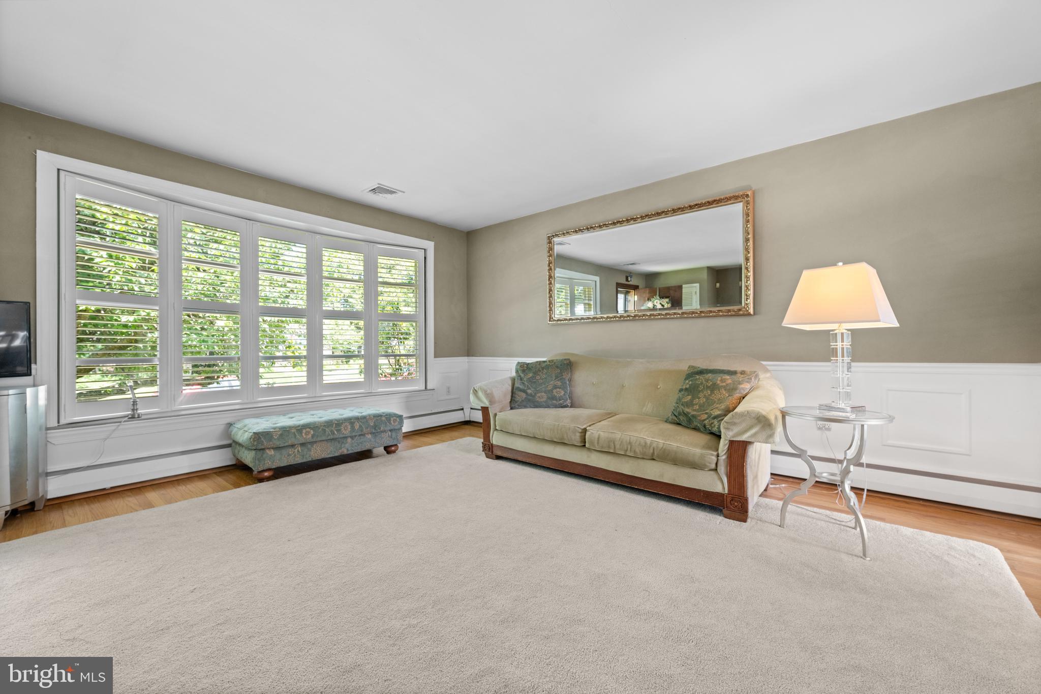 260 Avon Road Springfield, PA 19064 - Photo 2 of 45 Living Room