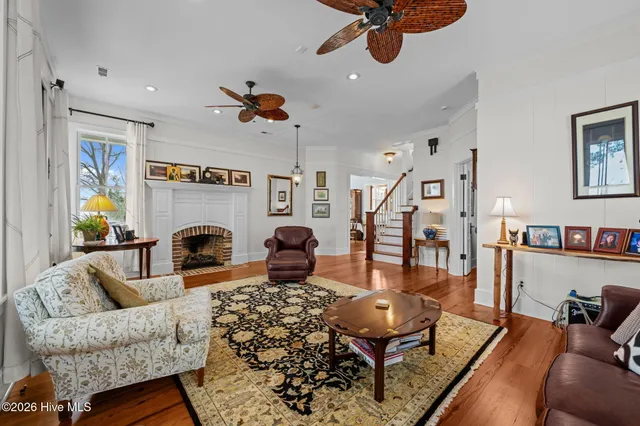 $995,000 | 203 Vandemere Street, Oriental, NC 28571