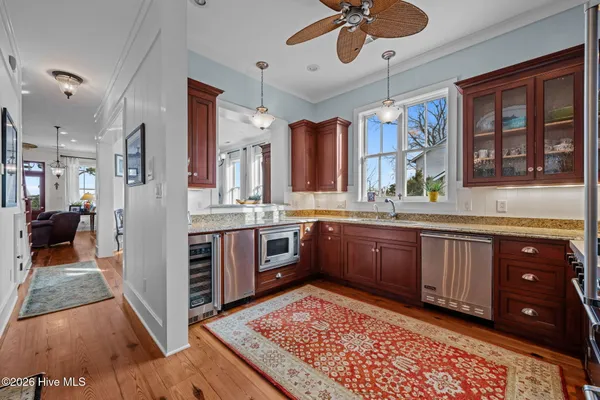 $995,000 | 203 Vandemere Street, Oriental, NC 28571