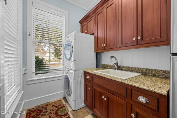 $995,000 | 203 Vandemere Street, Oriental, NC 28571