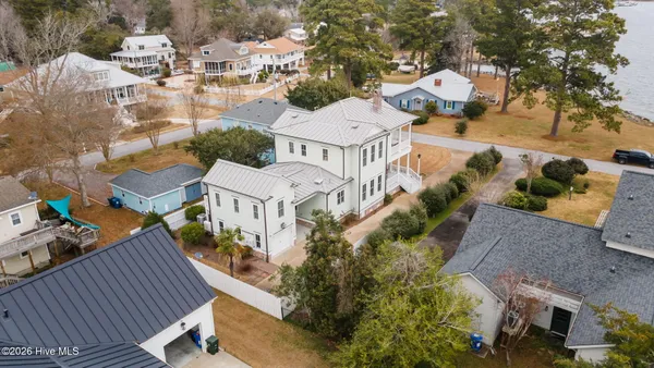 $995,000 | 203 Vandemere Street, Oriental, NC 28571