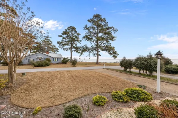 $995,000 | 203 Vandemere Street, Oriental, NC 28571