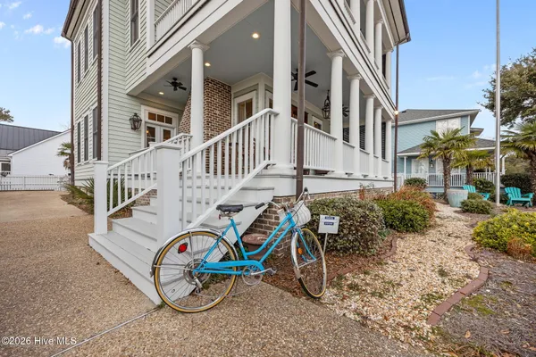 $995,000 | 203 Vandemere Street, Oriental, NC 28571