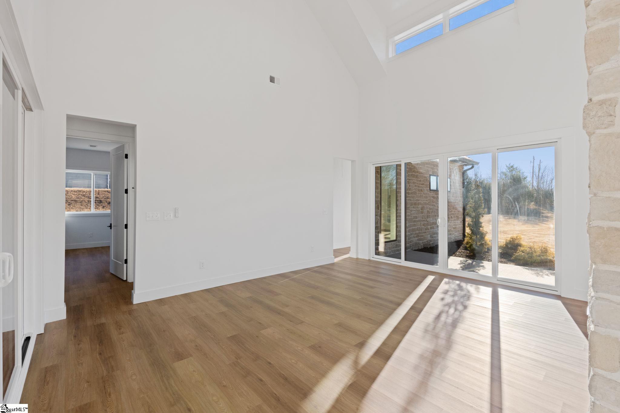 541 East Airport Road Greer, SC 29651 - Photo 7 of 49 Gallery Image 7