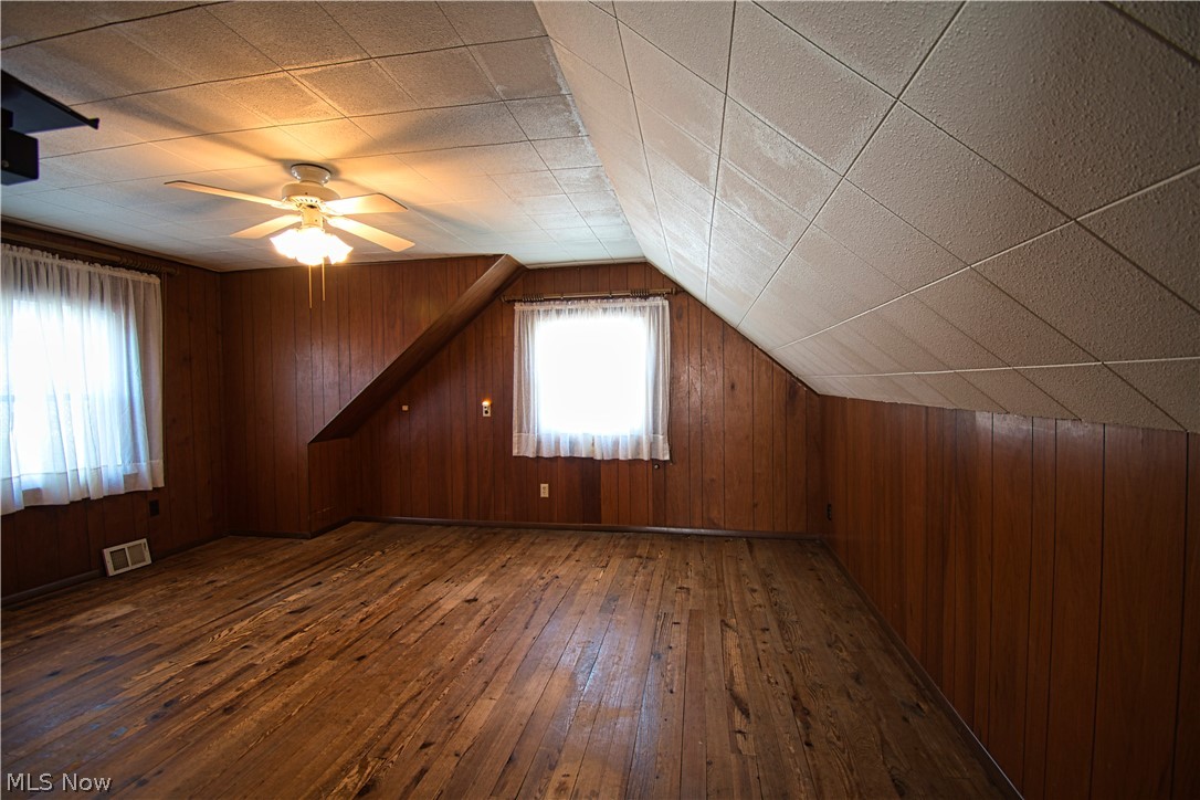18313 Reese Road Cleveland, OH 44119 - Photo 9 of 15 Master Bedroom upstairs