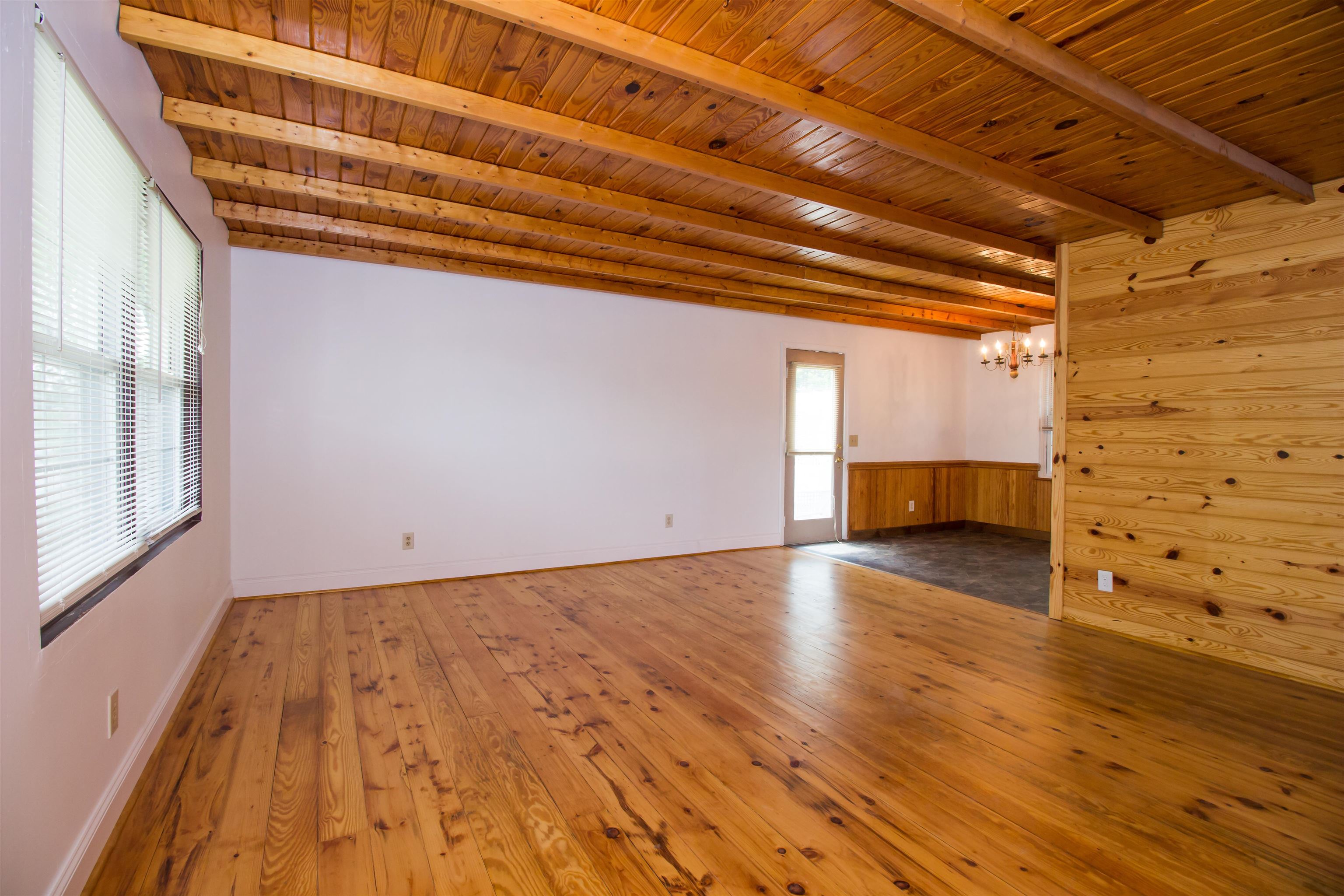364 Ridge Court Timberville, VA 22853 - Photo 6 of 29 Gallery Image 6