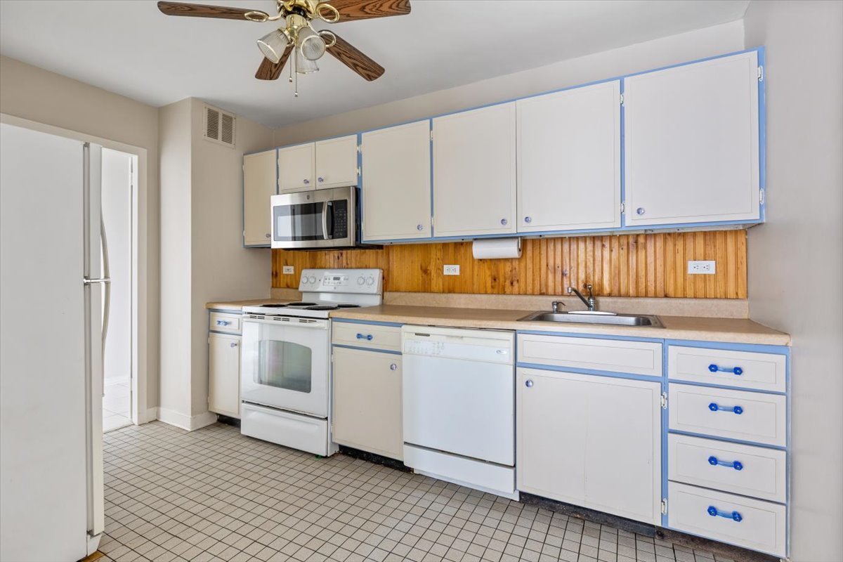5455 North Sheridan Road, Unit 3106 Chicago, IL 60640 - Photo 5 of 12