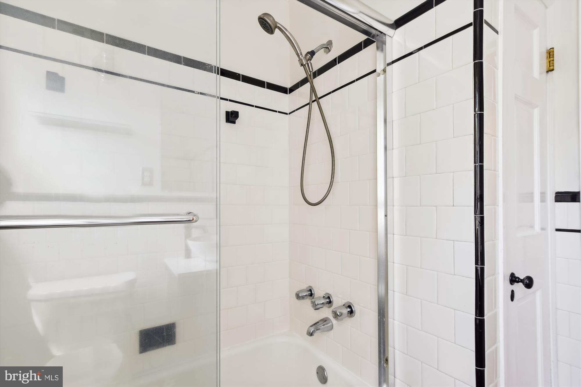 116 Murdock Road Baltimore, MD 21212 - Photo 26 of 42 a bathroom that has a shower in it