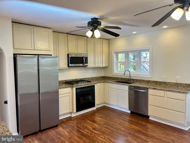 $2,800 | 116 Murdock Road, Baltimore, MD 21212