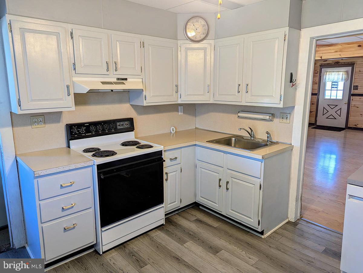 418 Fairview Street Reading, PA 19605 - Photo 11 of 34 Kitchen