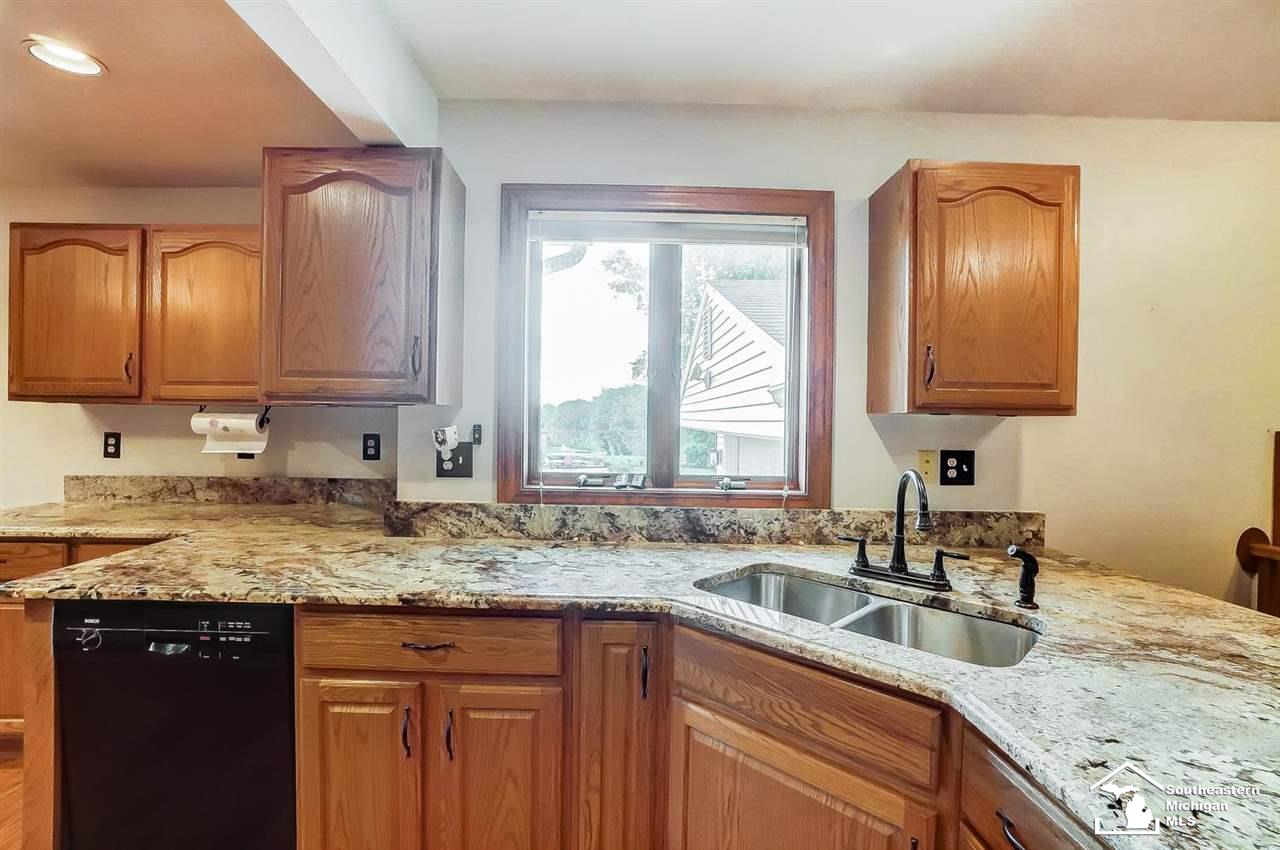 2489 North Custer Road Monroe, MI 48162 - Photo 15 of 56