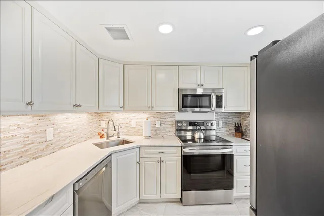 a picture of a city view