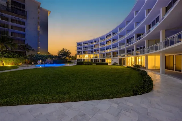 $8,000 | 1213 South Ocean Boulevard, Unit 2E, Delray Beach, FL 33483